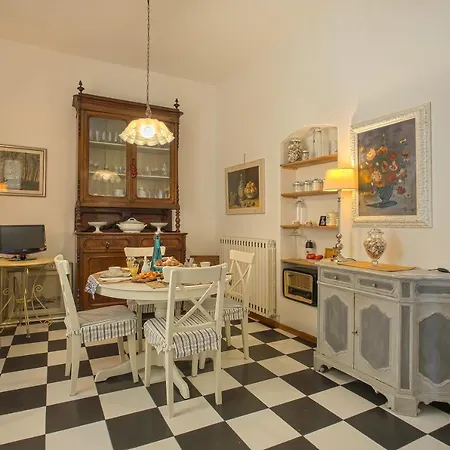 La Casa Dell'artista Lucques